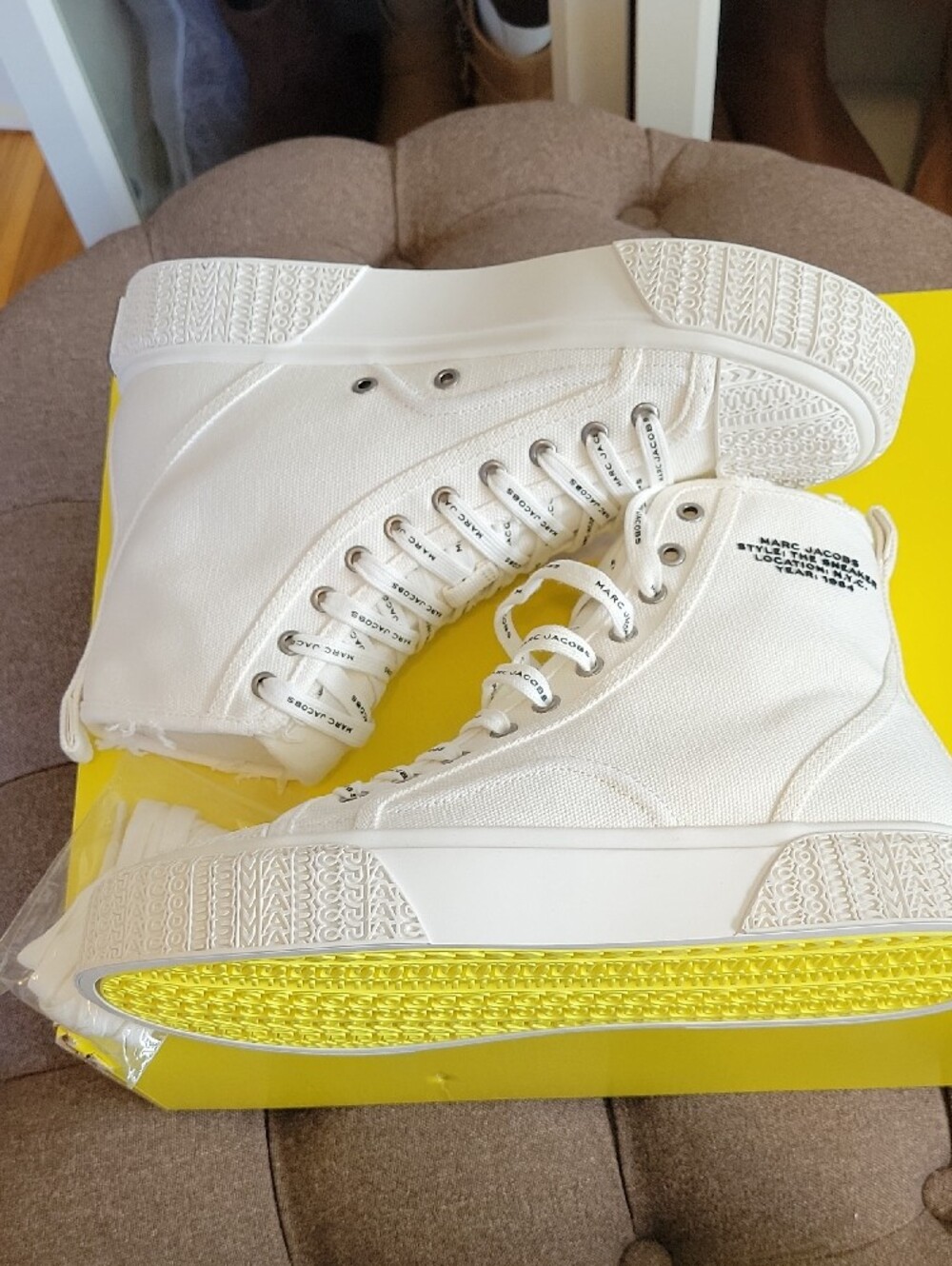 Marc Jacobs White Canvas "The High Top Sneaker" - Picture 5 of 8